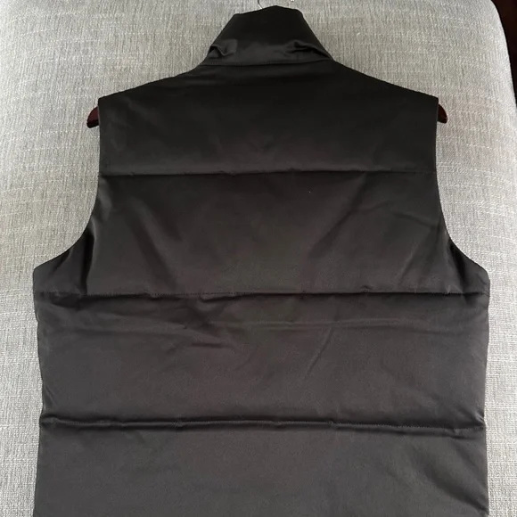 Banana Republic Men's Dark Grey Prima Loft Puffer Vest Sz: Small - Picture 7 of 8